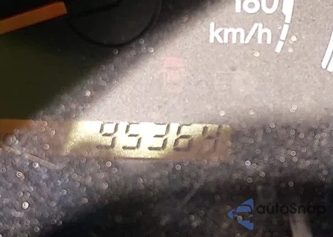 2010 Toyota Tundra Grade 5.7L V8 z USA, uszkodzony, nr VIN 5TFRY5F13AX094946